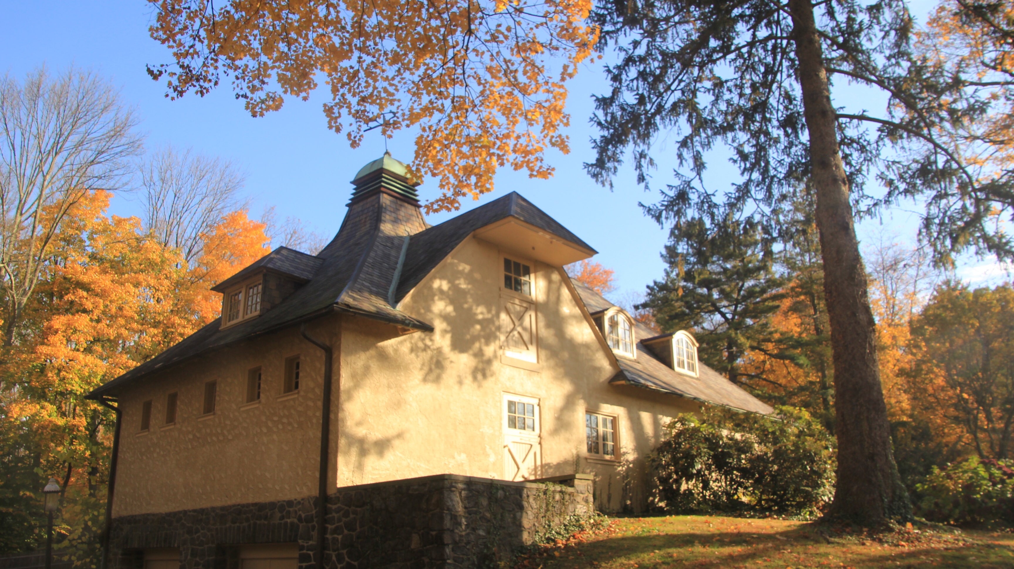 Islefield and Almondbury House