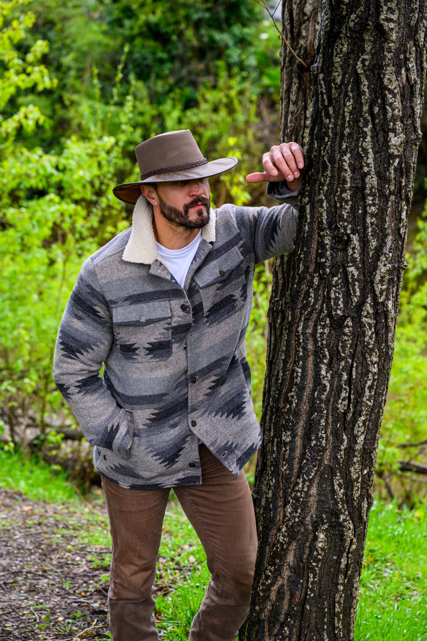 ISLEFIELD Crusher Breeze Outback Hat with wide brim and breathable fabric, ideal for outdoor sun protection.